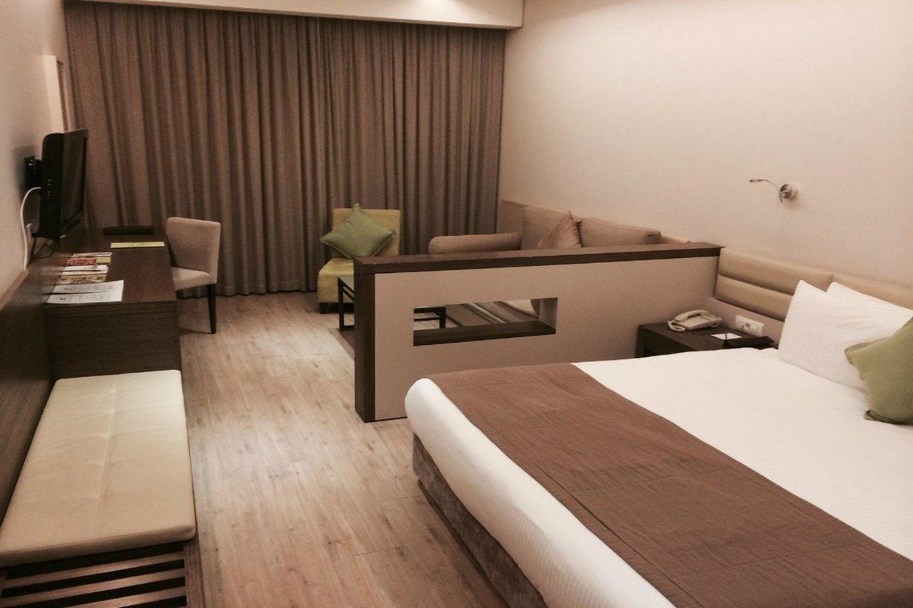 Country Lodge Hotel & Resort เบรุต ภายนอก รูปภาพ