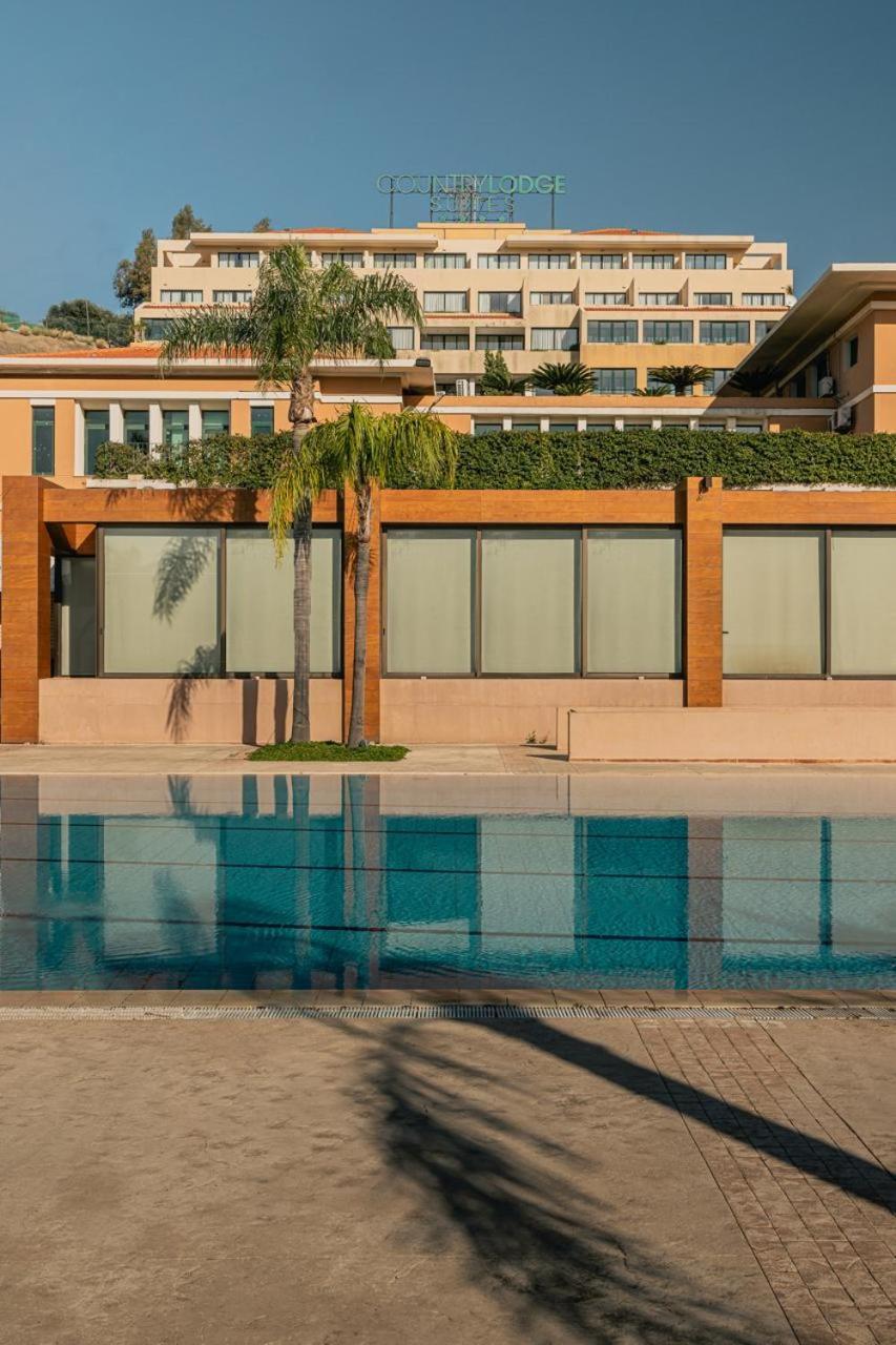 Country Lodge Hotel & Resort เบรุต ภายนอก รูปภาพ