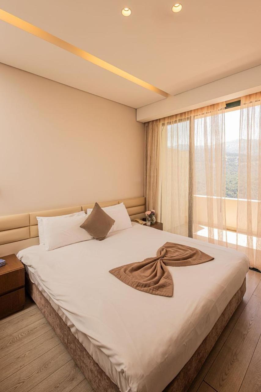 Country Lodge Hotel & Resort เบรุต ภายนอก รูปภาพ