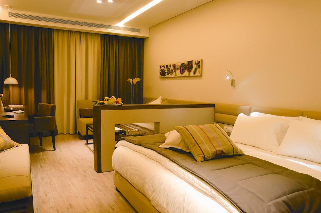 Country Lodge Hotel & Resort เบรุต ภายนอก รูปภาพ