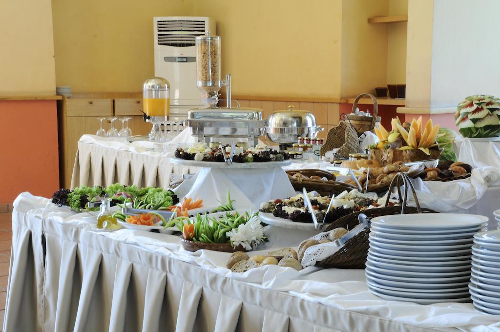 Country Lodge Hotel & Resort เบรุต ภายนอก รูปภาพ